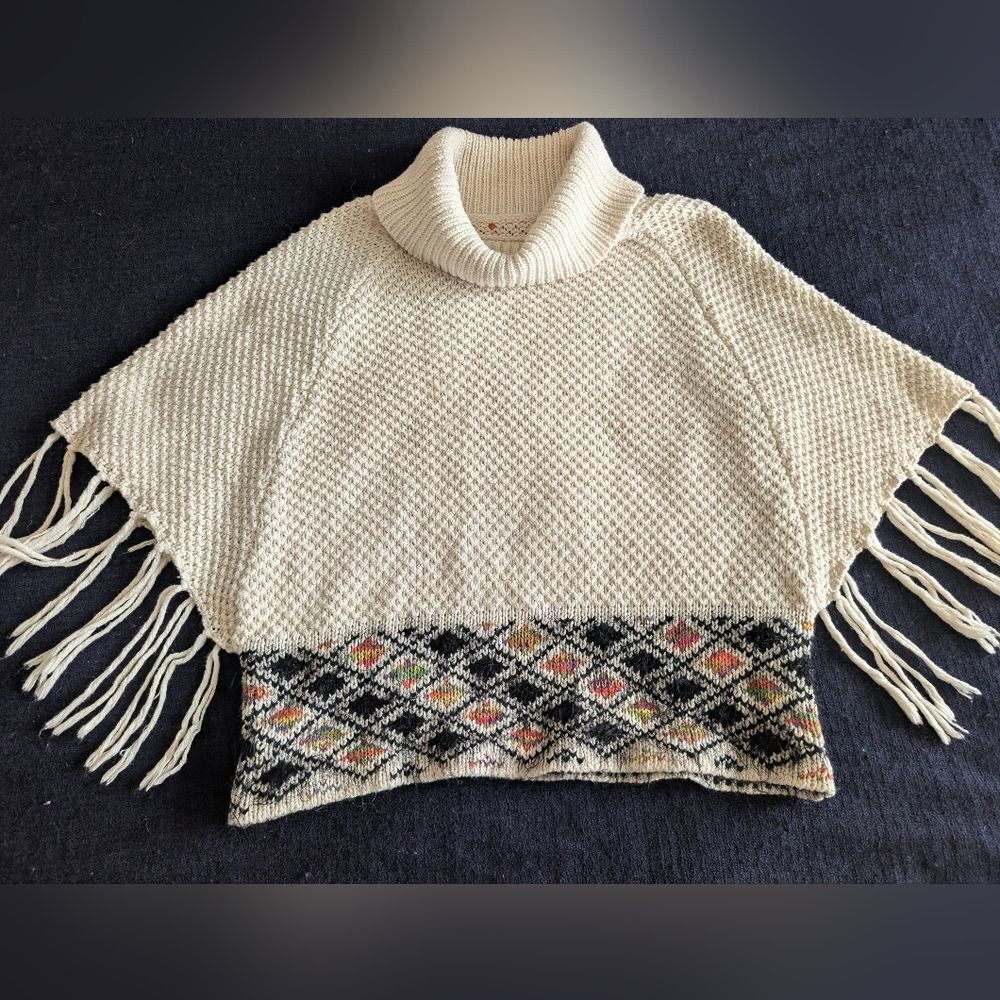 Chelsea & Violet Cream‎ and Black Patterned Poncho Sweater Fringe Boho L